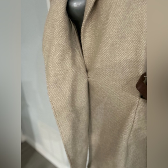 Lauren Ralph Lauren Fawn buckle front wool blend hooded wrap coat. Size 8 - Picture 12 of 16